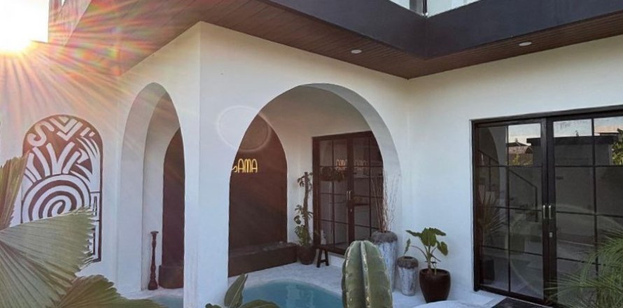 Вилла с 2 спальнями в Чангу, Бадунг,  (8886)