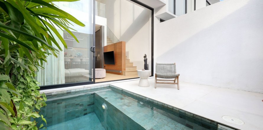 Вилла с 2 спальнями в Чангу, Бадунг,  (8902)