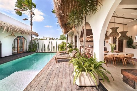 Вилла с 3 спальнями в Керобокан, Бадунг,  (9759) 2