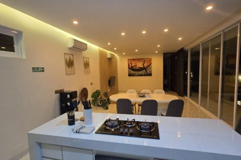 Недвижимость с 4 спальнями в Семиньяк, Бадунг,  (8888) 5