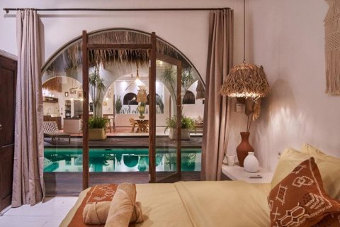 Вилла с 3 спальнями в Керобокан, Бадунг,  (9759) 10