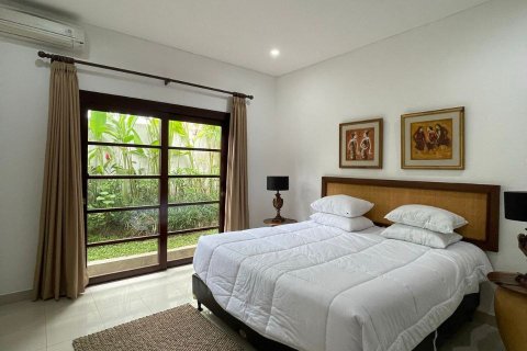 4 bedrooms Villa in Denpasar,  (9633) 11