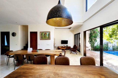 Вилла с 3 спальнями в Кута, Бадунг,  (8899) 3