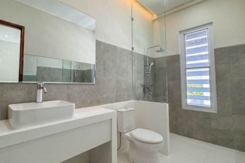 Недвижимость с 4 спальнями в Семиньяк, Бадунг,  (8888) 7