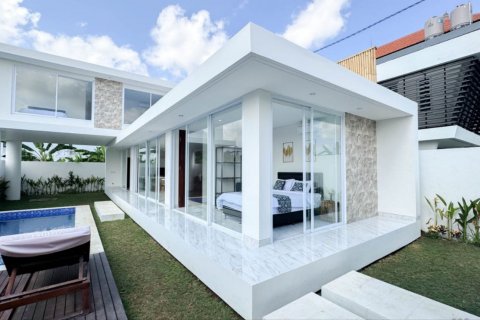 Недвижимость с 4 спальнями в Семиньяк, Бадунг,  (8888) 9