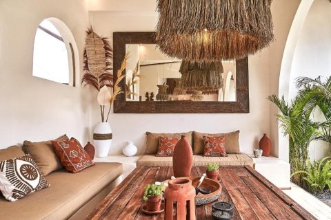 Вилла с 3 спальнями в Керобокан, Бадунг,  (9759) 14