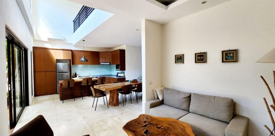 Вилла с 3 спальнями в Кута, Бадунг,  (8899)