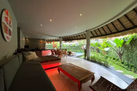 5 bedrooms Villa in Badung, Bali (13149) 2