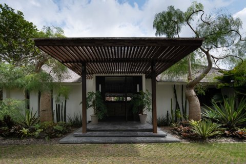 4 bedrooms Villa in Tumbak Bayuh, Mengwi, Badung, Bali (15607)