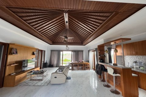 Вилла с 6 спальнями в Менгви, Бадунг,  (9484) 29