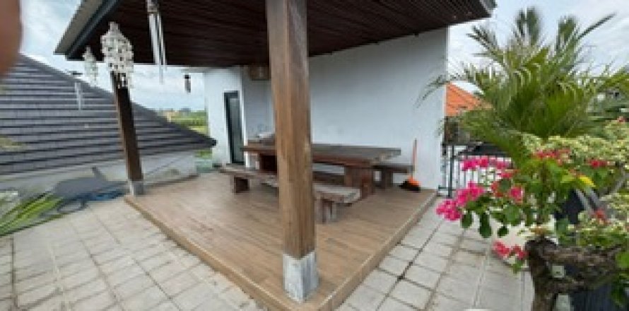 Вилла с 6 спальнями в Менгви, Бадунг,  (9484)