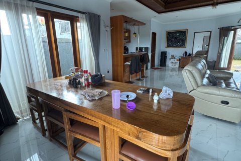 Вилла с 6 спальнями в Менгви, Бадунг,  (9484) 30