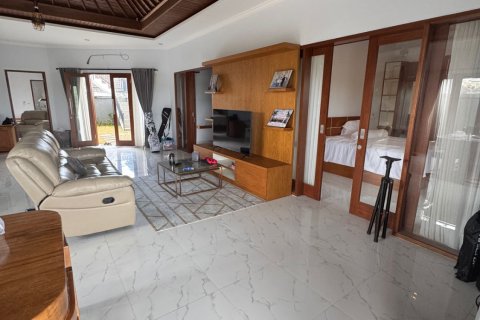 Вилла с 6 спальнями в Менгви, Бадунг,  (9484) 24