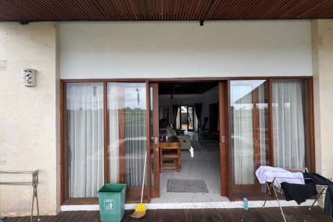 Вилла с 6 спальнями в Менгви, Бадунг,  (9484) 25