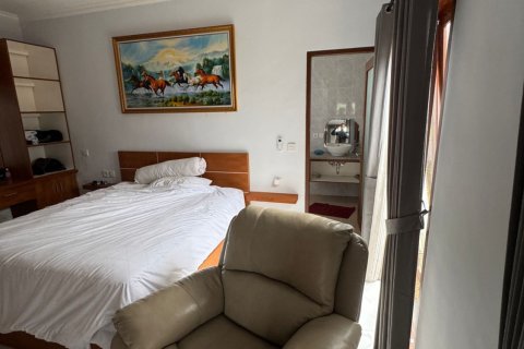 Вилла с 6 спальнями в Менгви, Бадунг,  (9484) 16