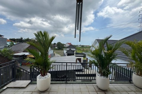 Вилла с 6 спальнями в Менгви, Бадунг,  (9484) 28