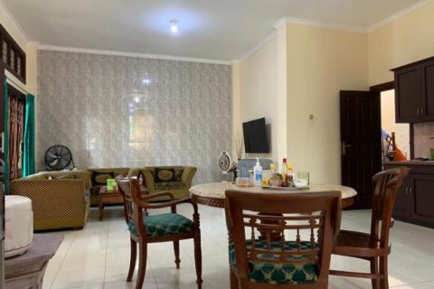 Дом с 6 спальнями в Нуса Дуа, Бадунг,  (9489) 6