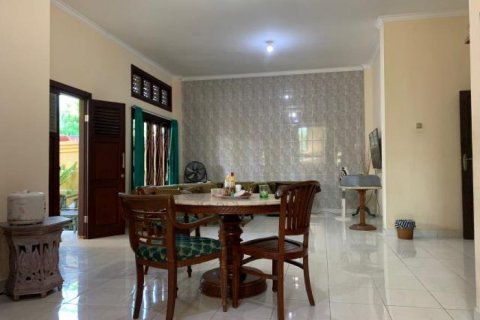 Дом с 6 спальнями в Нуса Дуа, Бадунг,  (9489) 1