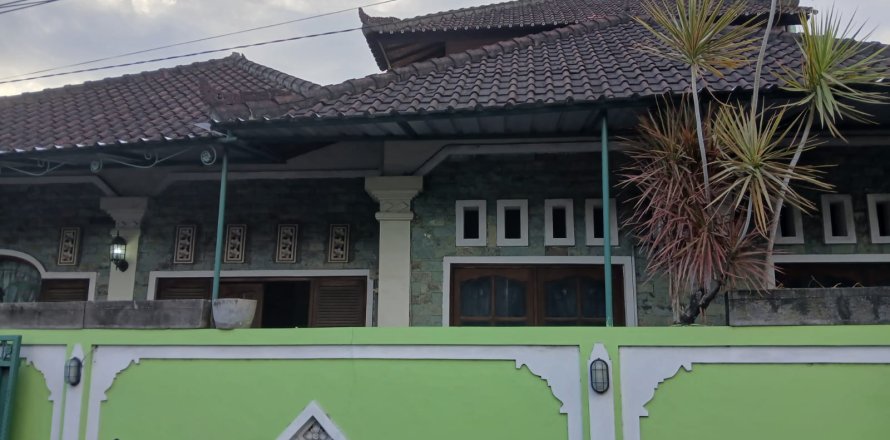 Дом с 4 спальнями в Денпасар,  (9486)