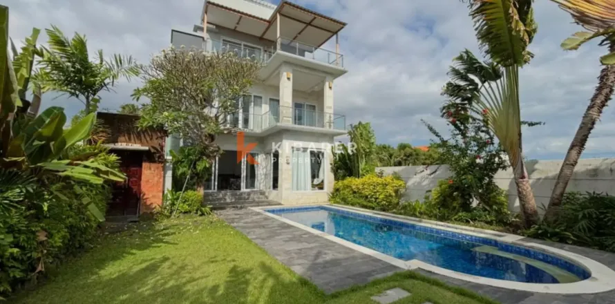 3 bedrooms Villa in Tibubeneng, Badung, Bali (12453)