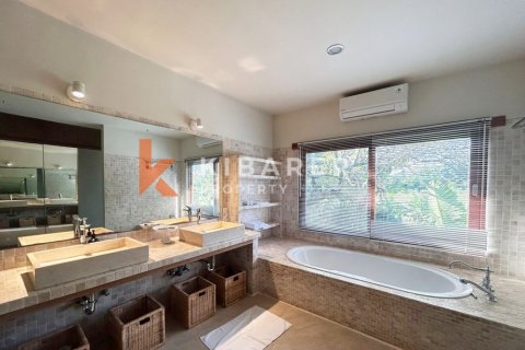 5 bedrooms Villa in Tibubeneng, Badung, Bali (12829) 24