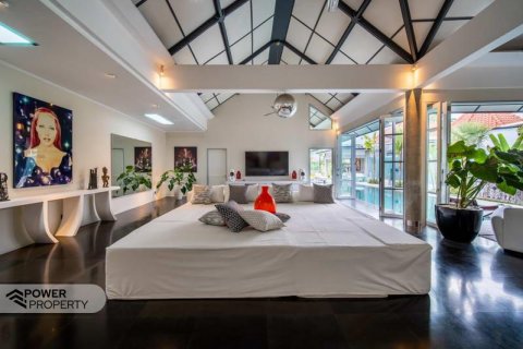 Вилла с 4 спальнями в Южный Денпасар, Денпасар, (9216) 15