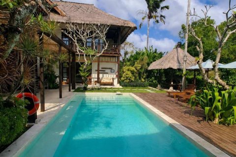 4 bedrooms Villa in Jimbaran, Badung, Bali (15839)