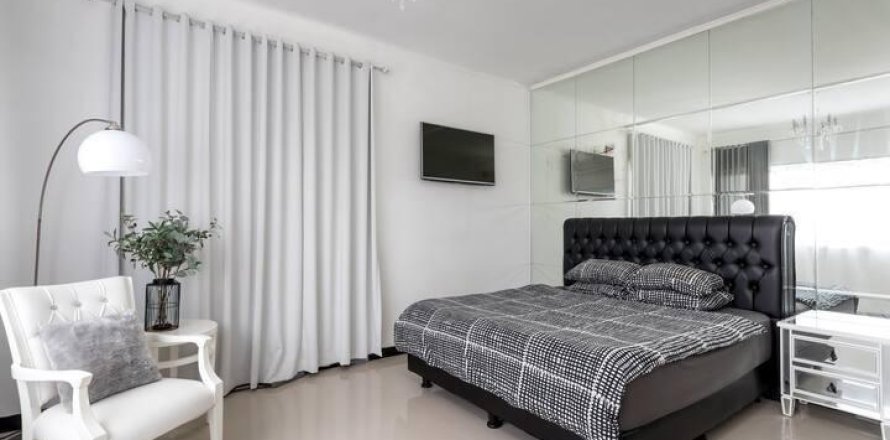 4 bedrooms Villa in Ungasan, Badung, Bali (14963)