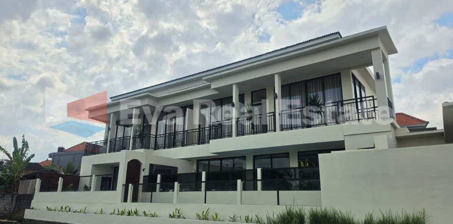 2 bedrooms Villa in Tibubeneng, Badung, Bali (14750)