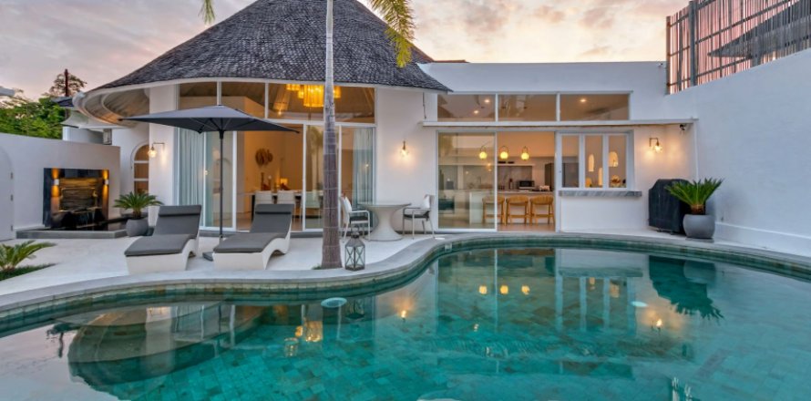 Вилла с 3 спальнями в Чангу, Бадунг,  (2039)