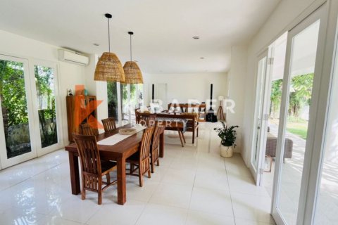 4 bedrooms Villa in Badung, Bali (13760) 8