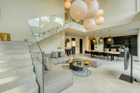 4 bedrooms House in Kerobokan, Badung, Bali (15673) 10