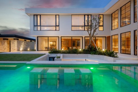 5 bedrooms Villa in Kerobokan, Badung, Bali (15716)