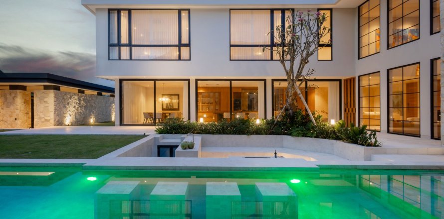 5 bedrooms Villa in Kerobokan, Badung, Bali (15716)