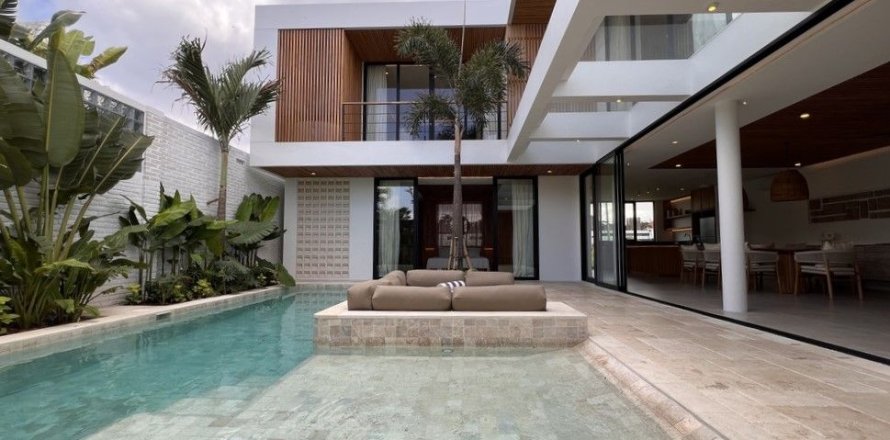 3 bedrooms Villa in Kerobokan, Badung, Bali (15715)