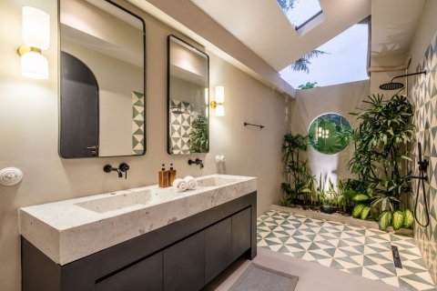 5 bedrooms Villa in Tumbak Bayuh, Mengwi, Badung, Bali (15720) 21