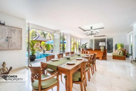 4 bedrooms Villa in Legian, Kuta, Badung, (9747) 12