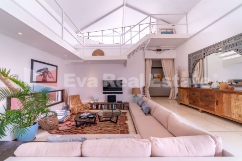 4 bedrooms Villa in Tumbak Bayuh, Mengwi, Badung, Bali (2461) 5