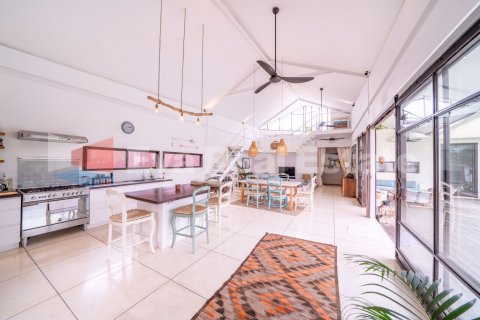 4 bedrooms Villa in Tumbak Bayuh, Mengwi, Badung, Bali (2461) 6