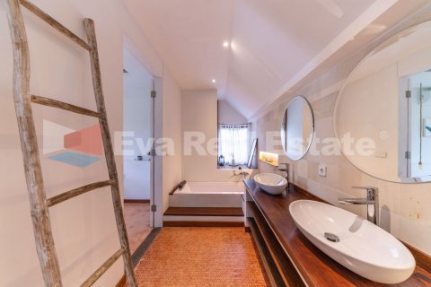 4 bedrooms Villa in Tumbak Bayuh, Mengwi, Badung, Bali (2461) 15