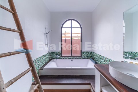 4 bedrooms Villa in Tumbak Bayuh, Mengwi, Badung, Bali (2461) 14