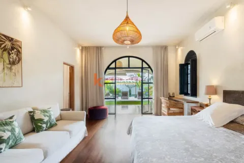 4 bedrooms Villa in Badung, Bali (17102) 14