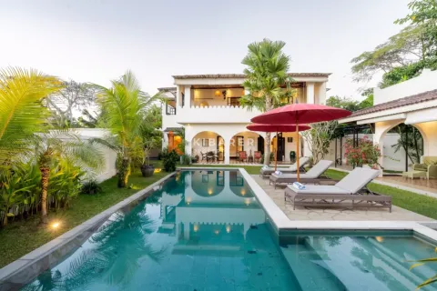 4 bedrooms Villa in Badung, Bali (17102)