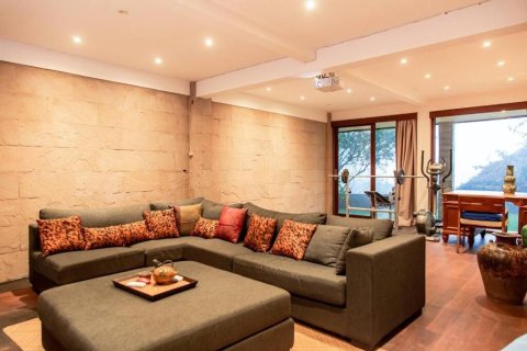 Вилла с 4 спальнями в Булеленг,  (9325) 3