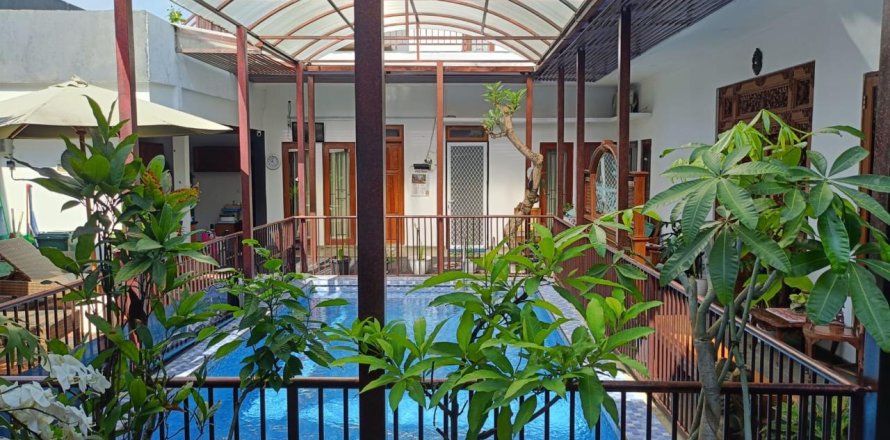 Вилла с 4 спальнями в Убуд, Гианьяр,  (9322)