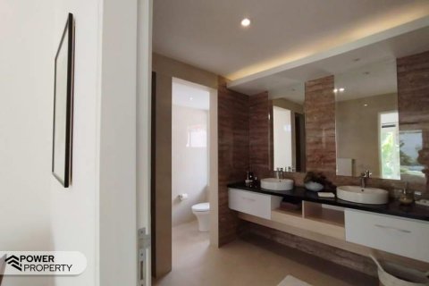 3 bedrooms Villa in Tampaksiring, Gianyar, (9962) 23