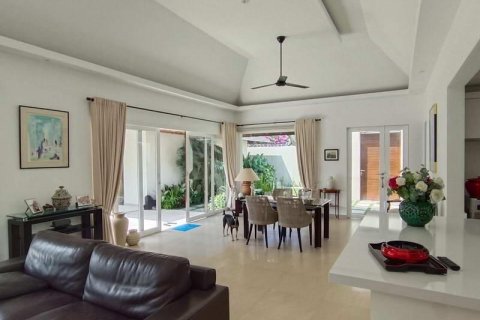 3 bedrooms Villa in Tampaksiring, Gianyar, (9962) 7