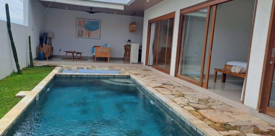 Вилла с 2 спальнями в Керобокан, Бадунг,  (10111)