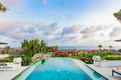 Вилла с 6 спальнями в Южная Кута, Бадунг,  (10109)