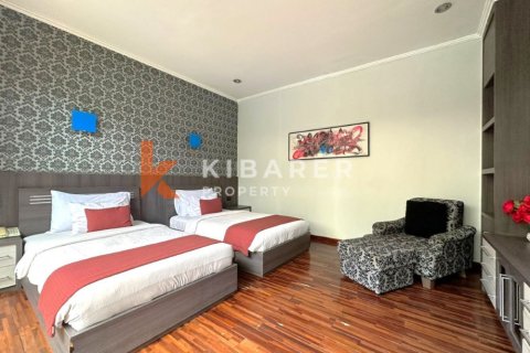 Вилла с 4 спальнями в Легиан, Кута, Бадунг, Бали (13502) 20